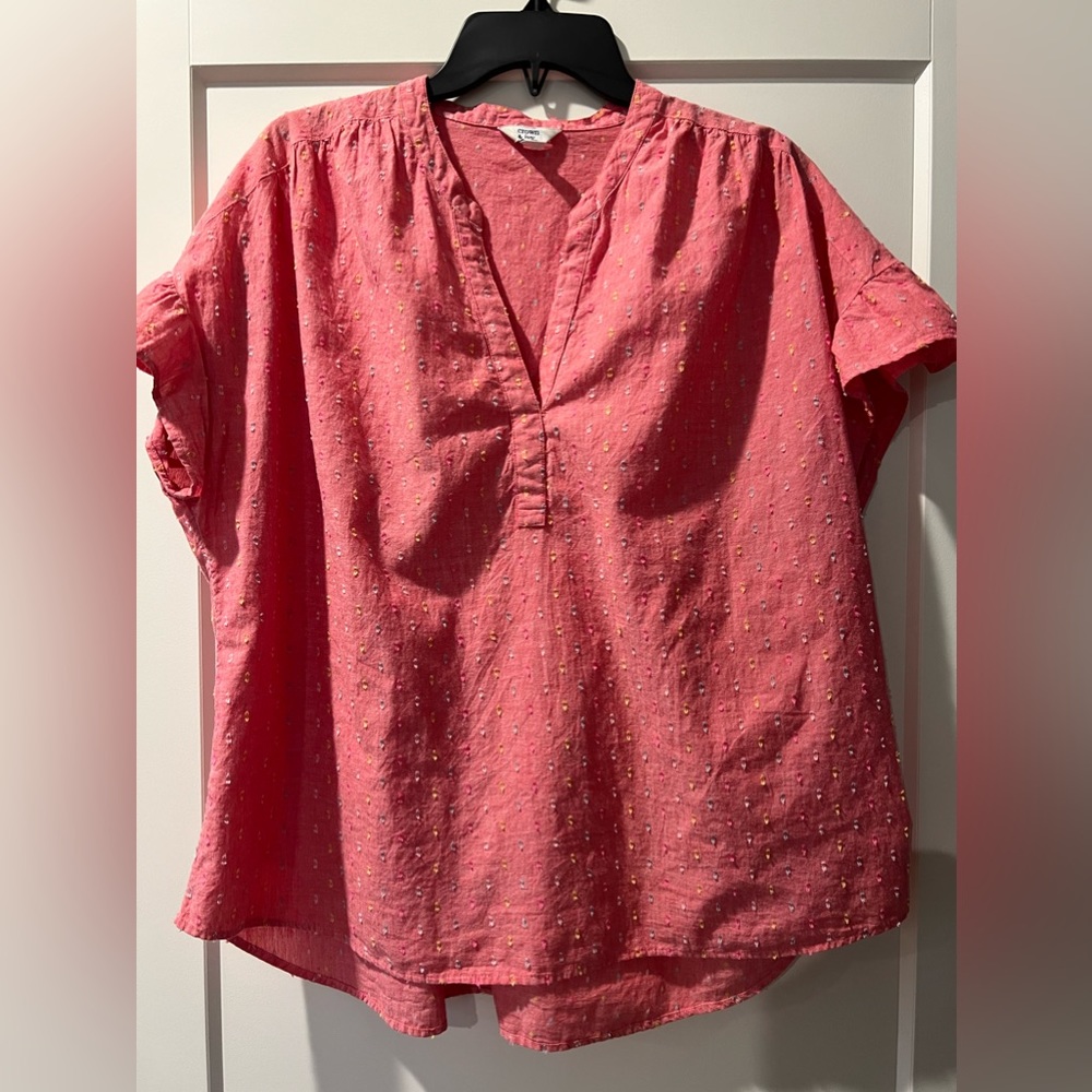 Crown & Ivy summer top
